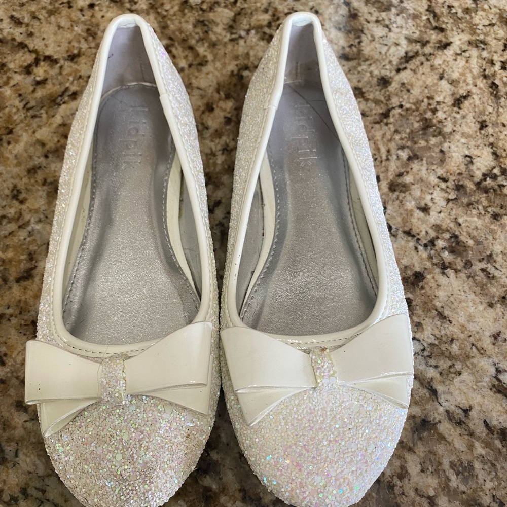 Girls White Dress Shoe